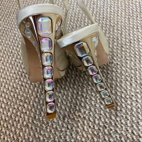 BCBG MAXAZRIA SATIN CREAM JEWELED PEEP TOE HEELS - Picture 8 of 15